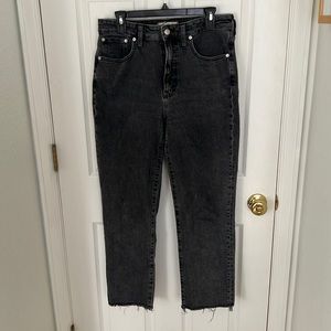 Madewell Curvy Perfect Vintage Straight Jeans in Distressed Black Color Size 29
